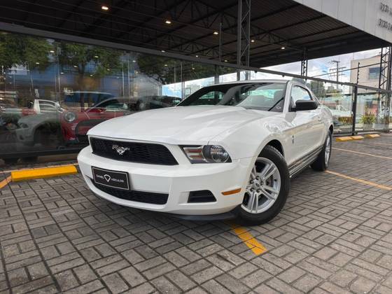 FORD MUSTANG 3.7 V6 GASOLINA AUTOMÁTICO FORD MUSTANG 3.7 V6 GASOLINA AUTOMÁTICO